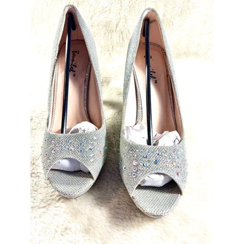 Bonibel Size 7.5 Silver Glitter Heels - Picture 2 of 10